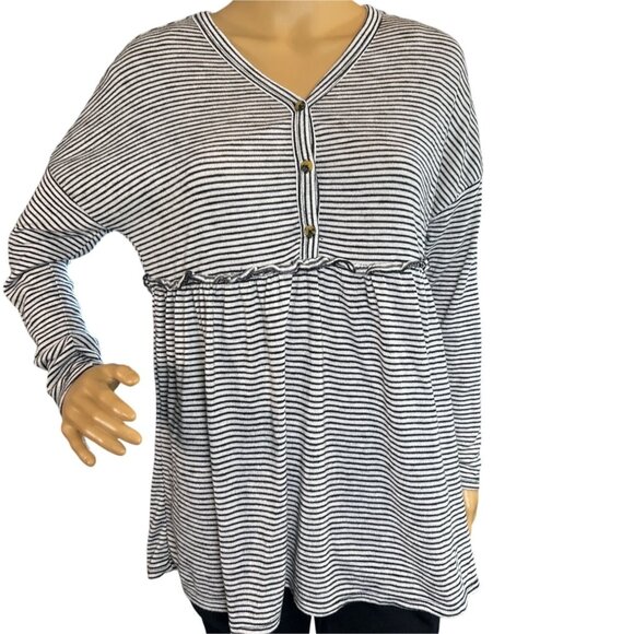 (6 for $25) Time and Tru Maternity Soft Henley Babydoll Size Medium - Picture 4 of 7